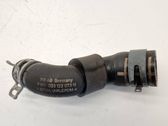 Tuyau de liquide de refroidissement moteur