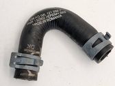 Tuyau de liquide de refroidissement moteur