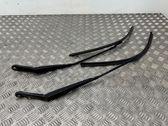 Headlight wiper blade set
