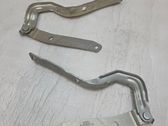 Engine bonnet/hood hinges