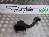 Accelerator throttle pedal