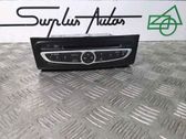 Radio / CD-Player / DVD-Player / Navigation