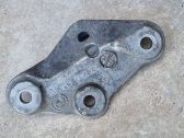 Gearbox mounting bracket