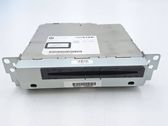 Радио/ проигрыватель CD/DVD / навигация