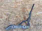 Tailgate/trunk/boot hinge