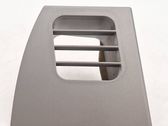 Moldura protectora de la rejilla de ventilación lateral del panel