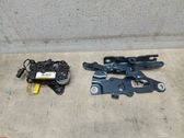 Engine bonnet/hood hinges
