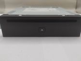 Radio / CD-Player / DVD-Player / Navigation