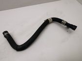 Tuyau de liquide de refroidissement moteur