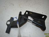 Engine bonnet/hood hinges