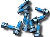 Oil filter mounting bracket