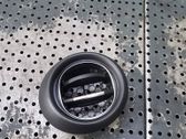 Grille d'aération centrale