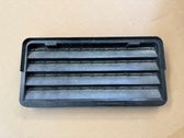 Quarter panel pressure vent