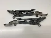 Engine bonnet/hood hinges