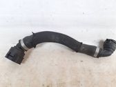 Tuyau de liquide de refroidissement moteur