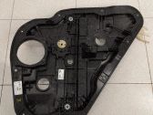 Mechanizm podnoszenia szyby tylnej bez silnika