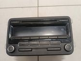 Radio / CD-Player / DVD-Player / Navigation