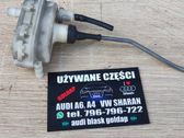 Central locking vacuum pump