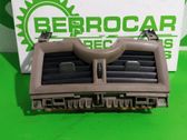 Rejilla de ventilación central del panel