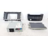 Radio / CD-Player / DVD-Player / Navigation