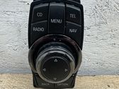 Head unit multimedia control