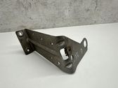 Fender mounting bracket