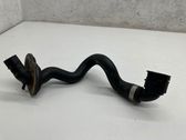 Tuyau de liquide de refroidissement moteur
