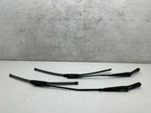 Windshield/front glass wiper blade