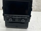 Radio / CD-Player / DVD-Player / Navigation