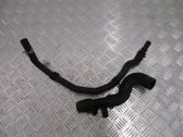 Tuyau de liquide de refroidissement moteur