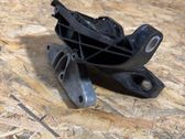 Engine mounting bracket