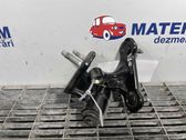 Engine bonnet/hood hinges