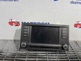 Radio / CD-Player / DVD-Player / Navigation