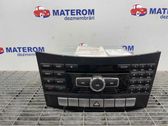 Radio / CD-Player / DVD-Player / Navigation