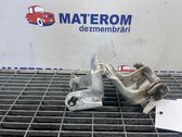 Engine bonnet/hood hinges