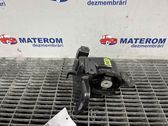 Gearbox mounting bracket