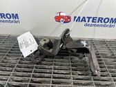 Engine bonnet/hood hinges