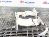 Tailgate/trunk/boot hinge