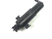 Windshield washer spray nozzle