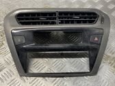 Moldura de la unidad delantera de radio/GPS