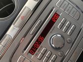 Radio/CD/DVD/GPS head unit