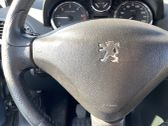 Steering wheel airbag