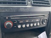 Radio / CD-Player / DVD-Player / Navigation