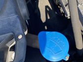 Windshield washer fluid reservoir/tank