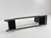 Quarter panel pressure vent