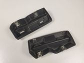 Headlight/headlamp mounting bracket