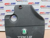 Garniture de capot moteur