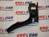 Accelerator throttle pedal