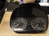 Geschwindigkeitsmesser Cockpit
