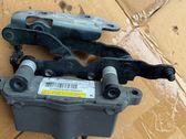 Engine bonnet/hood hinges